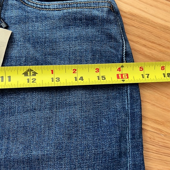 Banana Republic NWT Classic Denim Jean Skirt. Size 2P. - Picture 11 of 13
